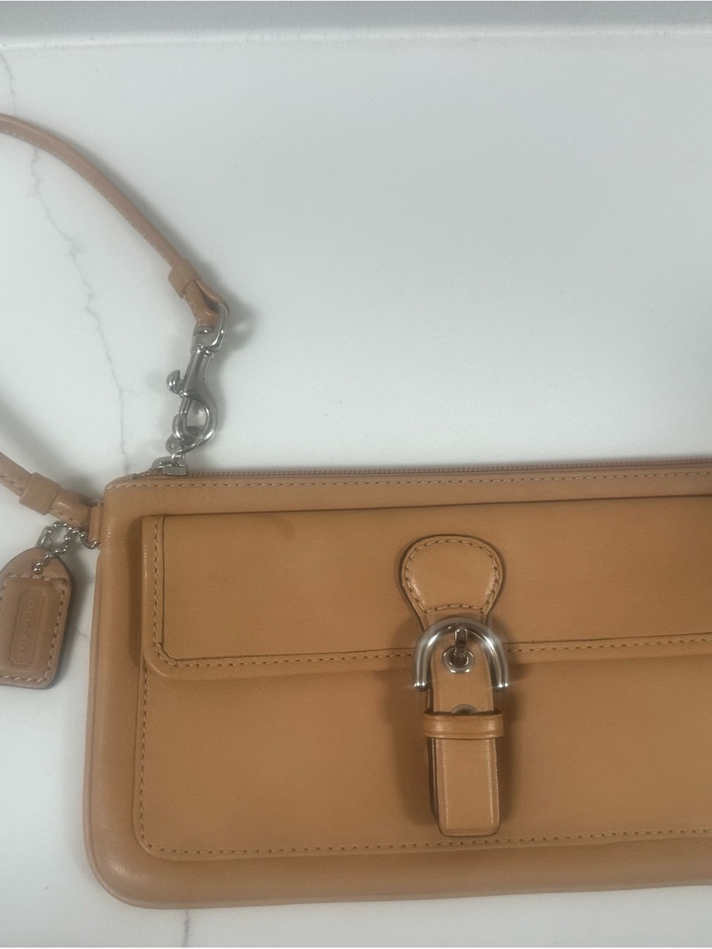 Coach Hamptons vintage glove tan leather  writslet  w/ Silver Buckle - Picture 2 of 7